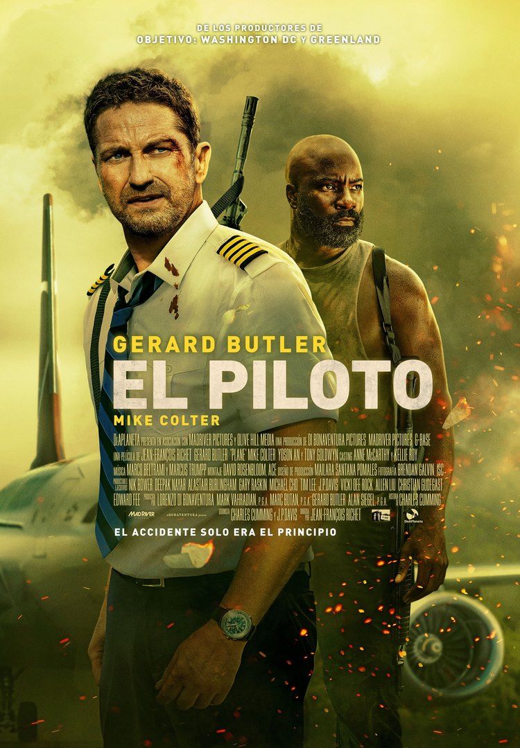gerard butler y mike colter en el póster español de el piloto