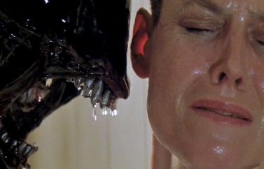 Walter Hill envió a Sigourney Weaver un boceto de 50 páginas de una nueva secuela de "Alien"