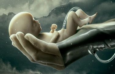 Nuevo Tráiler de "Raised By Wolves", la serie dirigida por Ridley Scott