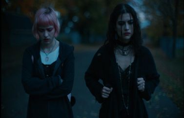 Terror bajo la tormenta en el tráiler de "We Need to Do Something"