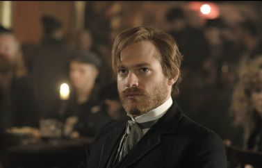 Sam Reid será Lestat en la adaptación televisiva de "Entrevista con el vampiro"