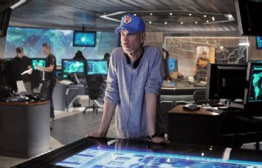 Tráiler español de "Moonfall", la nueva cinta catastrofista de Roland Emmerich