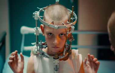 Sitges 2021: Resumen del día 1 ("Titane", "Censor", "Mona Lisa & The Blood Moon"...)