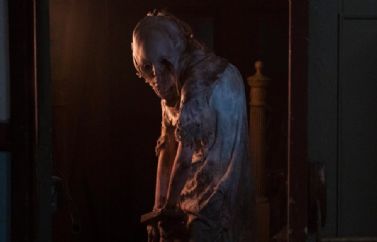 Claire Redfield en peligro en el nuevo clip de "Resident Evil: Bienvenidos a Raccoon City"