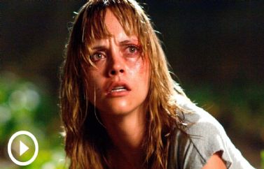 Christina Ricci en el tráiler de la cinta de terror acuático "Monstrous"