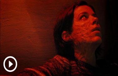 Tráiler final de "Visitante". Estreno en cines el 11 de febrero.