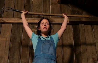 "MaXXXine" cerrará la trilogía de Ti West tras "X" y "Pearl" (y primer teaser)