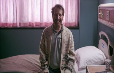 Parker Finn habla de "SMILE", su terrorífica película que ya está en cines