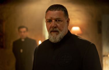 Russell Crowe en el tráiler español de "El Exorcista de El Papa"
