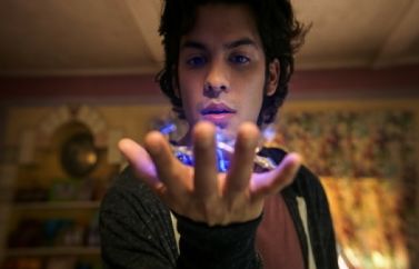 Xolo Maridueña ("Cobra Kai") en el tráiler español de "Blue Beetle"
