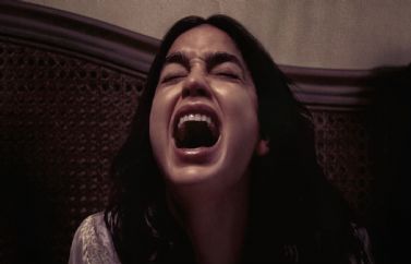 Póster español de "Reposo Absoluto". En cines el 7 de julio.
