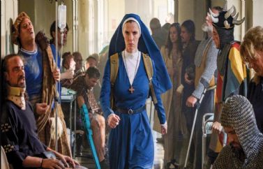 "Mrs. Davis" , la serie de una monja vs una IA Superpoderosa, llega mañana a HBO Max