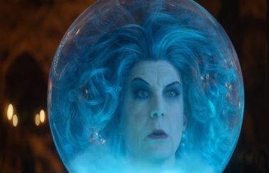 Jamie Lee Curtis como Madame Leota en la nueva imagen de "Mansión Encantada"