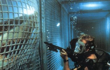 25 años después de "Deep Blue Sea" el director Renny Harlin regresa al cine de tiburones