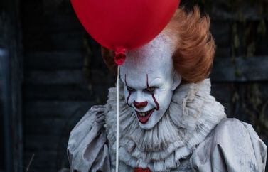 "Bienvenidos a Derry": Primeras imágenes de la precuela televisiva de "IT"