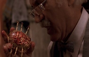 Cronos: Trailer de la edición restaurada 4K de la película de Guillermo del Toro