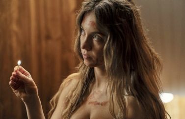 La Asistenta: Crítica de la película con Sydney Sweeney y Amanda Seyfried