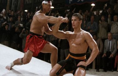 Michaela Coel dirigirá para A24 el remake del clásico de artes marciales "Contacto Sangriento"
