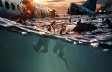 Póster oficial de "Deep Water", la película con tiburones de la temporada del director de "Deep Blue Sea"