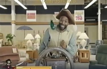 La película "Backrooms" inicia su campaña viral con un nuevo anuncio