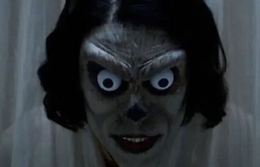 Hokum: Trailer Español de la nueva pesadilla del realizador de "Oddity"