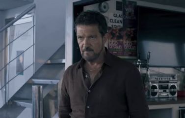 Antonio Banderas se pasa al cine de tiburones en el trailer de "Above & Below"