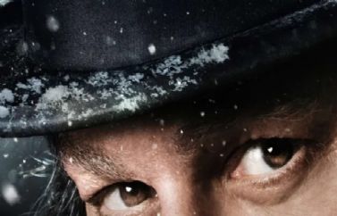Johnny Depp en el póster de "Ebenezer", la terrorífica versión de "Cuento de Navidad" dirigida por Ti West