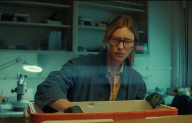 "Bajo La Superficie": Trailer español de la respuesta de Netflix a "Widow´s Bay"