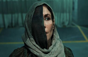 Noomi Rapace en un nuevo clip de la película de terror distópica "Hot Spot"