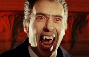Trailer de la restauración 4K de "Drácula", la cinta de 1958 de la Hammer, que contiene metraje inédito