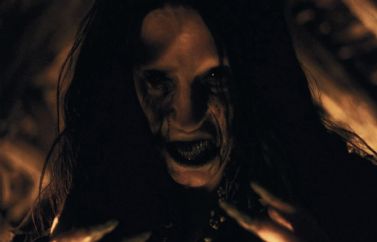 Crítica de "Motherwitch", una variación pausada, atmosférica, austera y sombría de “Cementerio de animales”