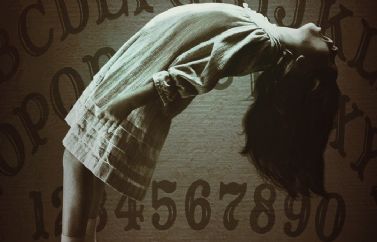 Crítica de 'Ouija: El Origen del Mal', la película de Mike Flanagan que ha llegado a Netflix