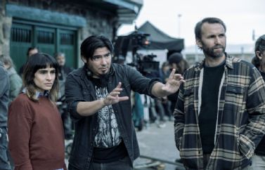 Paul Urkijo inicia el rodaje de 'Las tres olas', un thriller psicológico sobre una inquietante leyenda marina