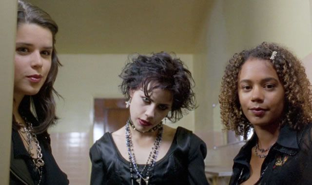 Ya tenemos directora para "The Craft", el remake de "Jóvenes y Brujas"
