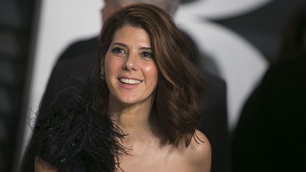 Breves: Marisa Tomei es la nueva Tía Mary, "Bitten" renovada por una 3T y nuevos póster de "The Vatican Tapes" y "La Visita"