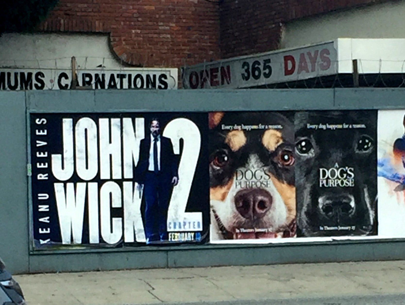 "John Wick 2": Primer clip oficial (y genial banner publicitario)