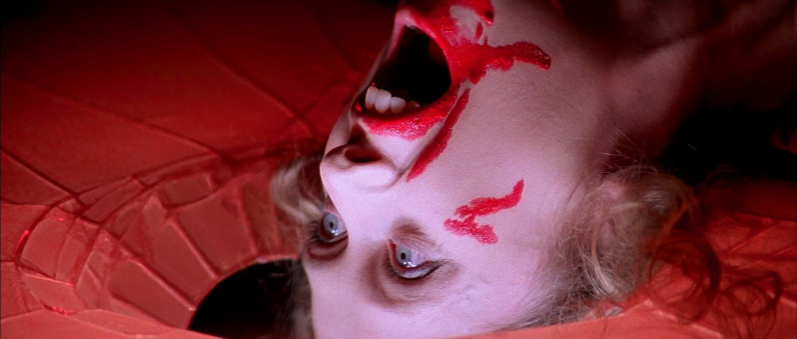"Suspiria" cumple 40 años y lo celebramos con su tráiler original