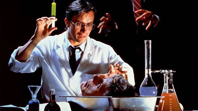 Un póster de ventas de "Herbert West: Reanimator" acaba de ver la luz