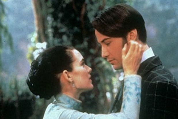 Winona Ryder cree que está casada con Keanu Reeves desde "DRACULA"