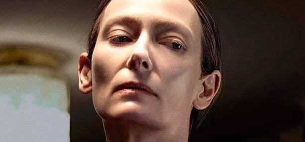 Tilda Swinton en el nuevo póster de "Suspiria" (que tendrá escena post-créditos)