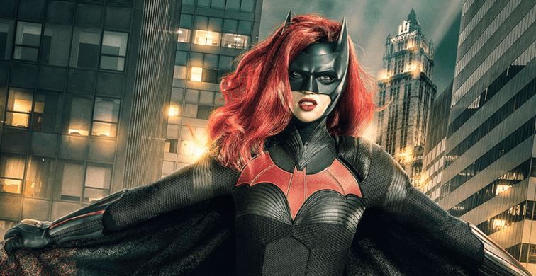 Greg Berlanti habla de la línea temporal del piloto de "Batwoman"