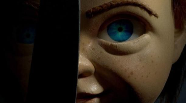 Chucky masacra a Buzz Lightyear en el nuevo póster de "Muñeco Diabólico"