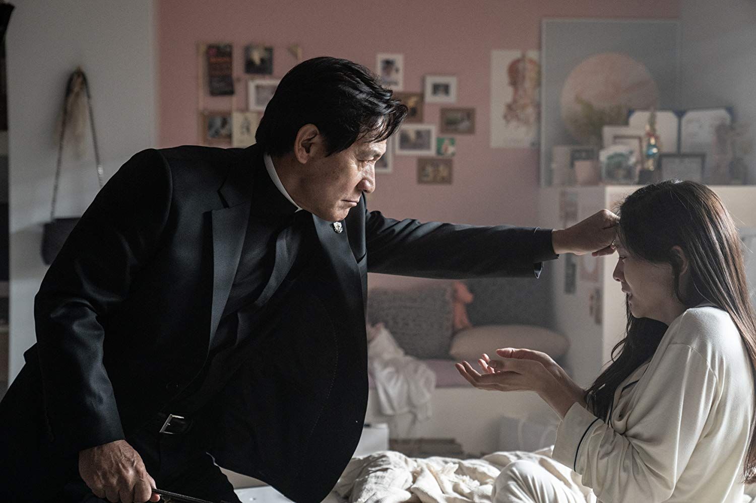 Terror con toques de acción en el tráiler de la coreana "The Divine Fury"