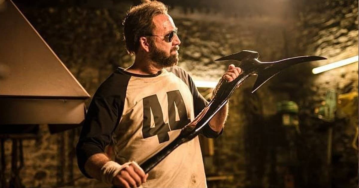 Ponen a la venta una réplica del hacha de Nicolas Cage en "Mandy"