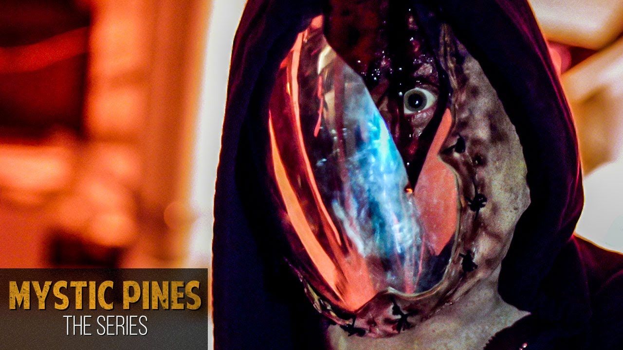 Tráiler de "Mystic Pines", la serie que hará las delicias de los fans del slasher