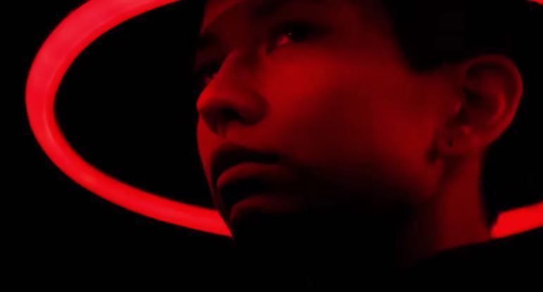 Tráiler y fecha de estreno de "DEVS", la serie creada por Alex Garland