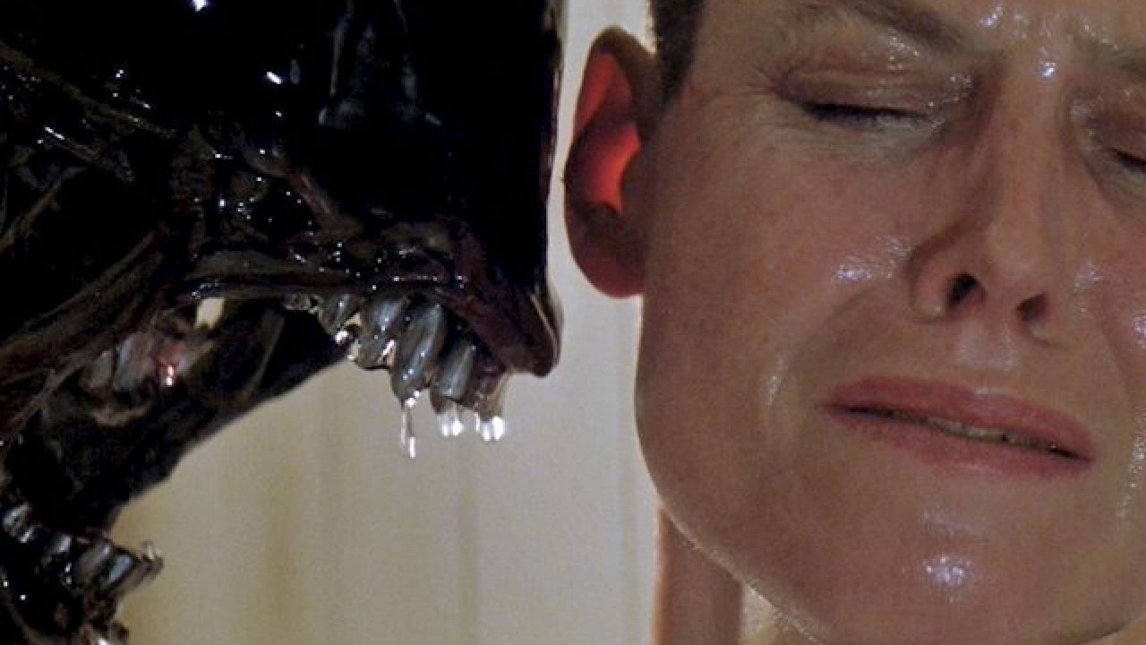 Walter Hill envió a Sigourney Weaver un boceto de 50 páginas de una nueva secuela de "Alien"