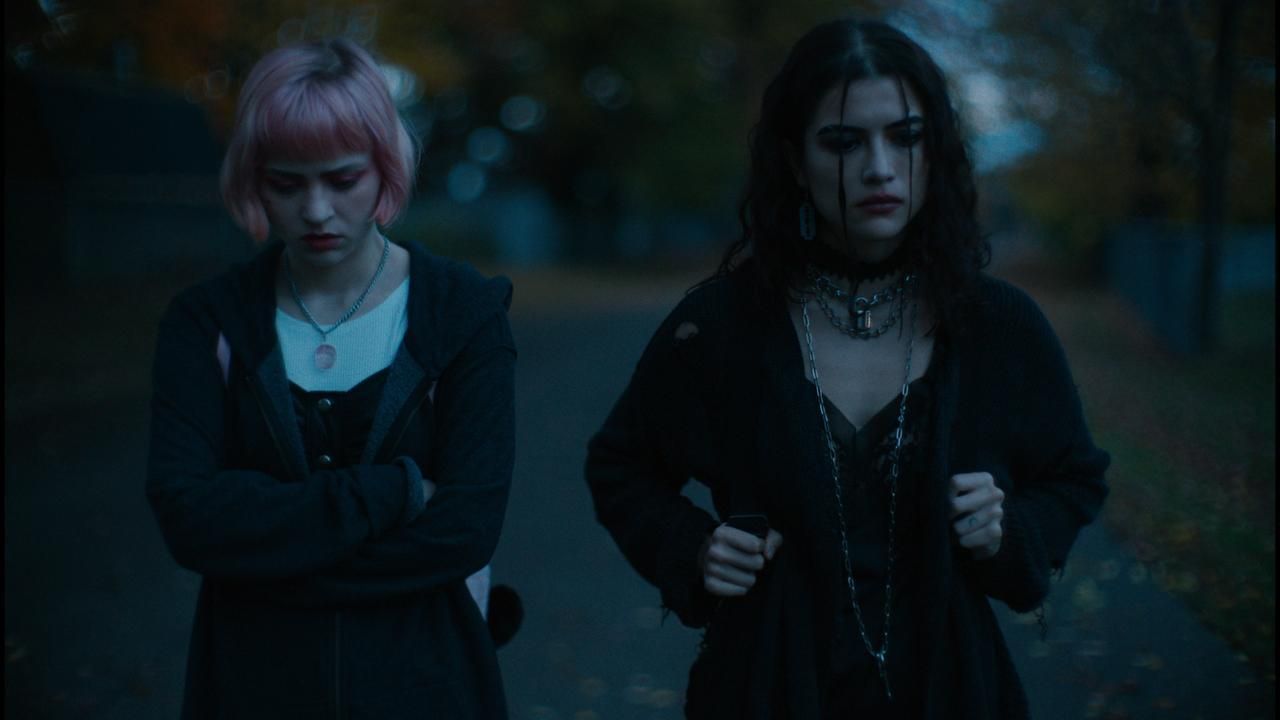 Terror bajo la tormenta en el tráiler de "We Need to Do Something"