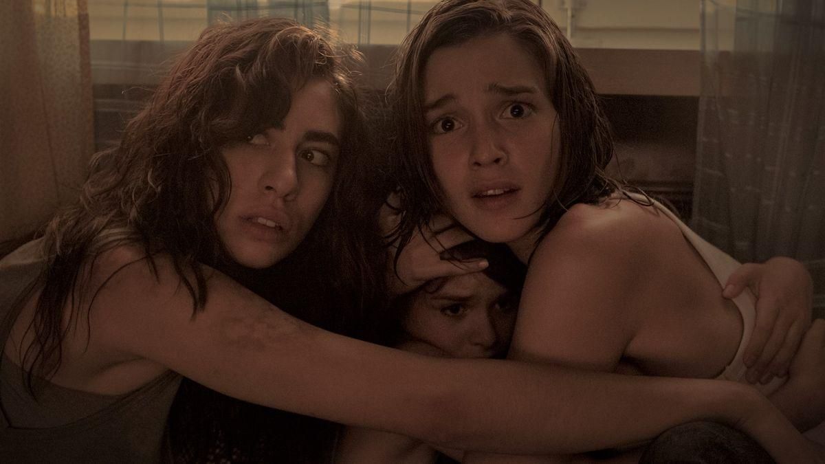 "La Niña de la Comunión" retrasa unos meses su estreno