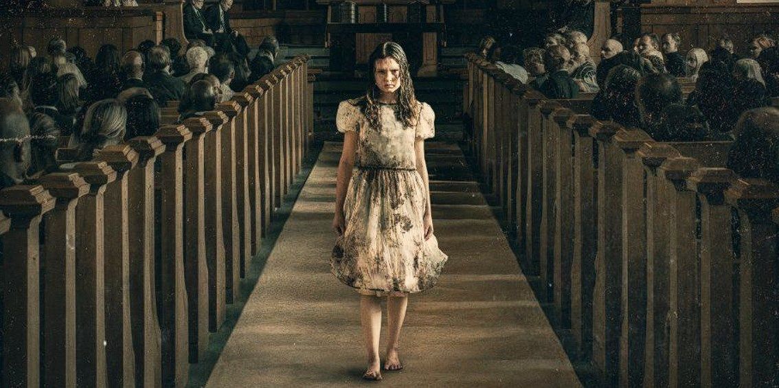 Ángela y Víctor en el nuevo clip de "El Exorcista: Creyente"